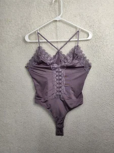 ASTR The Label Women Top Small Lavender Poly Blend Lace Trim Crossback Bodysuit - Picture 1 of 18