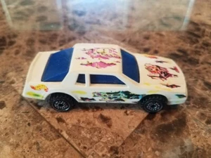 MATTEL HOT WHEELS 1988 WHITE CAMERO W/ BLUE WINDOWS, RIGID WHEELS - Picture 1 of 5