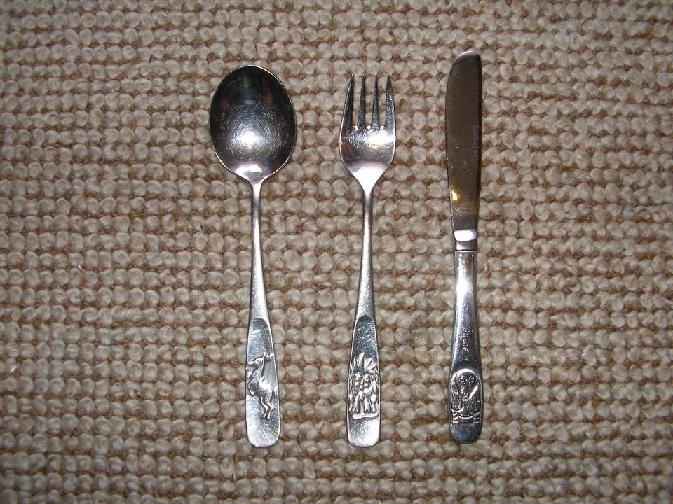 Kinderbesteck tischfein I 3teilig I Motive:  Pferd, Löwe, Hund - Bild 1 von 1