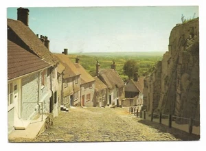Gold Hill, Shaftesbury, Dorset vintage postcard - Picture 1 of 2