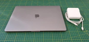 Apple MacBook Pro A1707 (15" 2016) i7 16GB 512GB Radeo Pro 455 DISPLAY DEFECT!!! - Bild 1 von 19