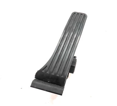 Mercedes E350 2012 sedán (W212) conductor delantero izquierdo pedal acelerador gasolina Foto 1 de 4