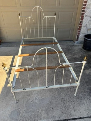 Antique Brass & Iron Bed - Image 1 of 4