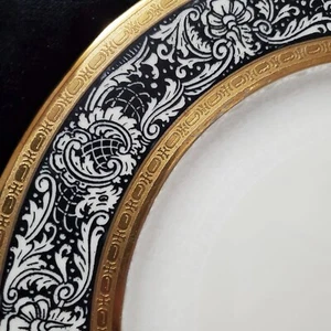 Crown Lion Ivory China HUTSCHENREUTHER black Gold Encrusted Dinner Cabinet Plate - Picture 1 of 10