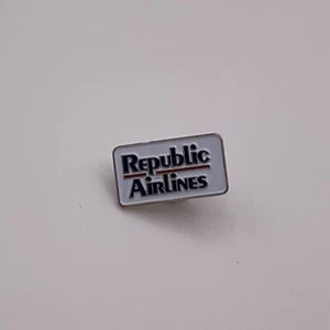 Republic Airlines Pin - Picture 1 of 2