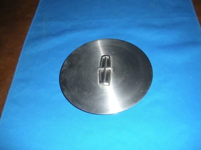  1988-1997 Lincoln Continental Center Cap (1)  Snap-On-Style, Machined   Foto 1 de 2