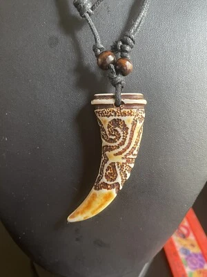 Collar de dientes de lobo cuerda negra ajustable para hombre Foto 1 de 4