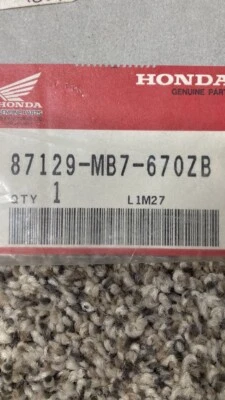 Honda CB900F NOS Calcomanía Raya Tipo 2 81-82 1981 1982 87129-MB7-670ZB CB 900 F Foto 1 de 4