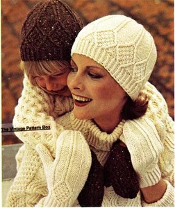 ARAN SOMBRERO & MITTS talla niño y adulto - COPIA de colección damas patrón de tejido - Imagen 1 de 1