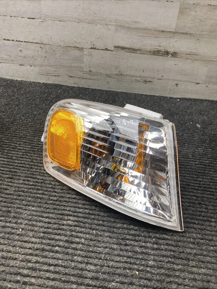 Dorman 1630913 Turn Signal Light Assembly fits 2001 - 2002 Toyota Corolla - Image 1 of 4