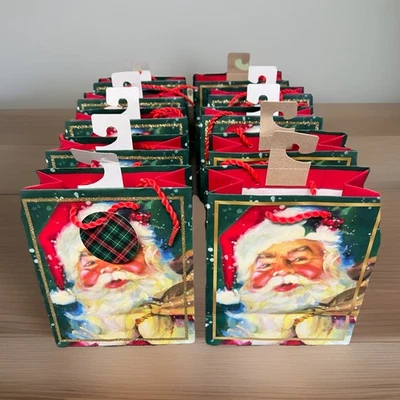 Lote de 10 bolsas de regalo pequeñas de Navidad Hallmark vintage de Papá Noel 6,5 x 5,5 x 3 Foto 1 de 4