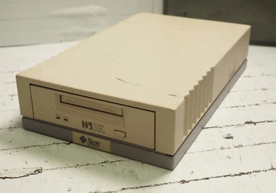 SUN Microsystems P/N 599-2107-01 DDS3 external SCSI tape drive (TBU 3702377-02) - Image 1 of 4