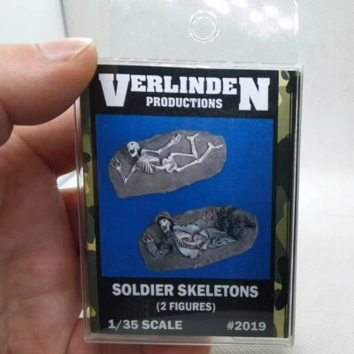 VERLINDEN #2019 Soldier Skeletons with Base (2 Figures/Set) 1/35 Resin Model Kit - Image 1 of 2