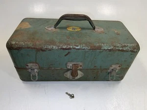 Vintage Simonsen Metal Products Co. Tackle Tool Box 2 Tray With Key! Rustic - Picture 1 of 10