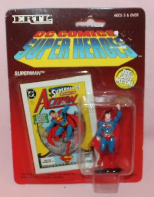 Figura y tarjeta de metal fundido a presión Ertl DC Comics Super Heroes Superman puño levantado 724 Foto 1 de 2