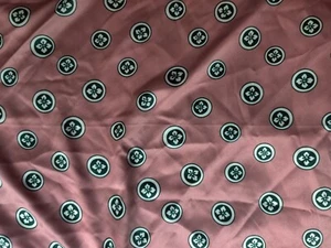 Bufanda Satén Malva Geométrica Floral Medidas 40 X40 - Imagen 1 de 2