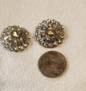 VINTAGE crystal rhinestone buttons 2 1950'S BEAUTIFUL Silver Tone Flower Shape - Picture 1 of 7