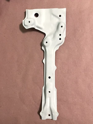 Honda Accord 1986-1989  60434-SE0-A00ZZ Stay, Bulkhead Center - Image 1 of 3