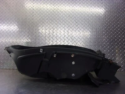 932 B PIAGGIO BV 200 2003 OEM REAR INNER UNDER TAIL FENDER - Изображение 1 из 4