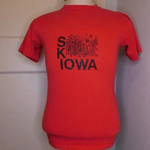 Camiseta De Colección Años 80 SKI IOWA Para Hombres Talla M Roja Puntada Única Gráfica Comedia Maíz Dibujos Animados - Imagen 1 de 7