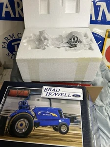 1/16 RESIN New Holland T8020 Brad Howell Pulling Tractor, Chrome 1/50 - Picture 1 of 9