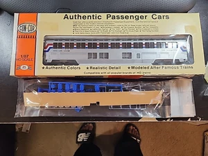 Con-Cor HO SUPERLINER CAFE-LOUNGE AMTRAK PHASE III mit Innenbausatz - Bild 1 von 6