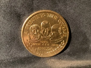 ORIGINAL APOLLO 13 Mission (1970), Gold Color Medal (1.50" Diameter) Pre-Owned - Picture 1 of 6