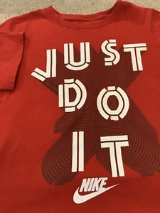 The Nike Tee Short Sleeve Youth Large 14/16 - Picture 1 of 2