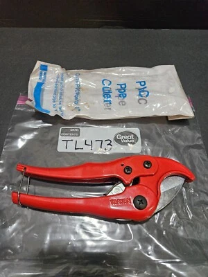 WATER WHIZ #8125 PVC RATCHETING PIPE CUTTER CUTS PIPE 1"-2"DIAMETER (TL473) - Image 1 of 2