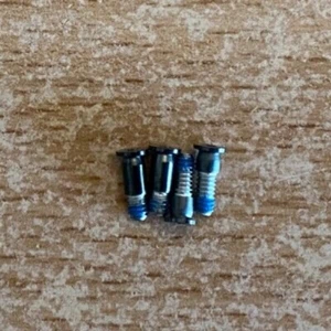 4 Pentalobe Bodem Schrauben für Apple MacBook Air 13" 2022 2024 A2681 A3113 - Afbeelding 1 van 3