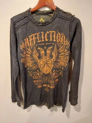 De colección Y2K Affliction Reversible Térmico Grande Camuflaje Buscar y Destruir Calaveras Alas Foto 1 de 4