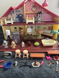 Bluey Family Home Playset with 6 Figures Lot of Furniture 2018 - Picture 1 of 9