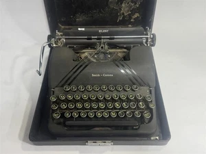 Máquina de escribir silenciosa Smith-Corona 1948 vintage negra con estuche - PROBADA - Imagen 1 de 3