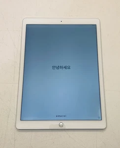 Apple iPad Pro 1st Gen 12.9" 128 G3B WiFi Model A1584 - White & Silver |GRADE B| - Picture 1 of 9
