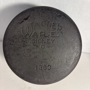 Antique/vintage CASTIRON Wagner Ware 1363 TOY DUTCH OVEN ORIGINAL HOT POT /Lid - Picture 1 of 10