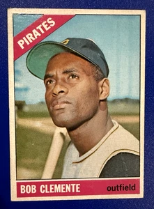 1966 Topps - Roberto ~ Bob ~ Clemente #300 ~ Pirates - Picture 1 of 11