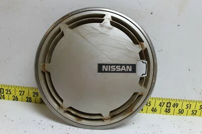 Tampa de roda de cubo usada OEM única 13" 40315D3310 1984-86 Nissan Sentra (3403) - Imagem 1 de 4