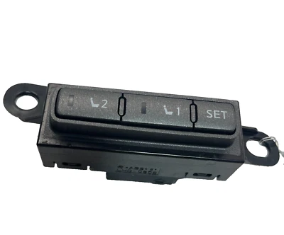 INFINITI Q50 2014-2020 INTERRUPTOR DE CONTROL DE MEMORIA ASIENTO DEL LADO DEL CONDUCTOR DELANTERO IZQUIERDO OEM Foto 1 de 4