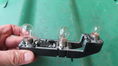 Enchufe bombilla trasera izquierda derecha Volvo S70 OEM 9151642 Foto 1 de 4