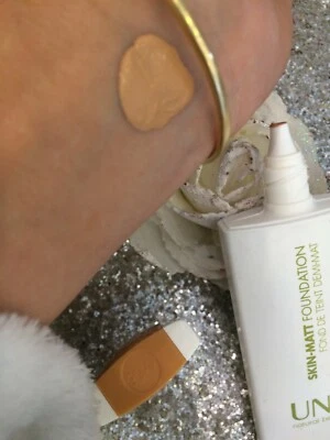 UNE Natürliche Bourjois Grundierung Bio Halb Matt M08 Beige Honig Wert - Bild 1 von 4