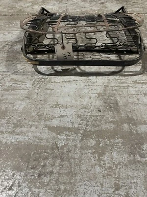 MERCEDES BENZ 450SL 380SL 560SL R107 BOTTOM SEAT FRAME SPRINGS 1079100822 - Image 1 of 2