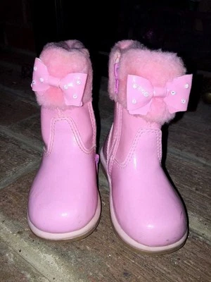 VESTIDO DE IGLESIA PAMPILI NIÑAS PEQUEÑAS Rosa Imitación PIEL ESTRÁS ARCO BOTAS TALLA 6 ❤ Foto 1 de 4