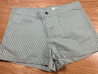 Women's GAP green patterned shorts (US 08R) UK 10/12 - Image 1 of 4