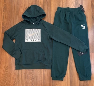 Nike Conjunto Juvenil Niño Sudadera con Capucha PANTALONES Chándal 2 piezas Verde Talla M (10/12) Nuevo Foto 1 de 4