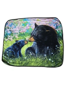 Manta de felpa Wild Frontier mamá bebé osos negros con flores 50x60 Oeko Tex - Imagen 1 de 4
