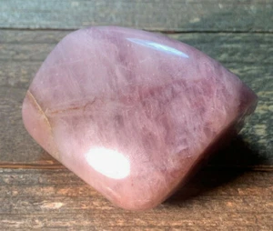 AMAZING! BEAUTIFUL NEW FIND LAVENDER BLUE ROSE QUARTZ FREEFORM POLISHED STONE - Picture 1 of 3