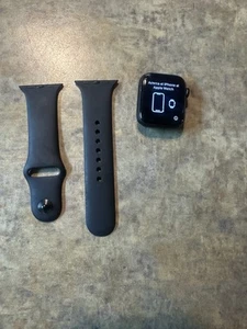 Apple Watch SE (2e génération) 40 mm boîtier en aluminium GPS, écran fissuré - Photo 1 sur 4