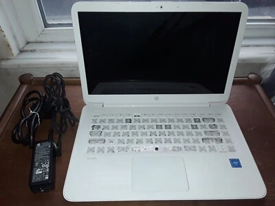 HP Stream 14 Inch Laptop With Charger For Parts/Repair Model: 14AX054NA - Image 1 of 4