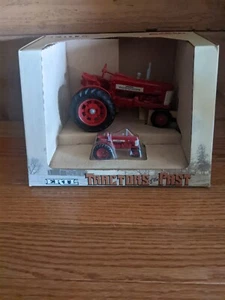 1/43 International McCormick Harvester Farmall 350 "Tractors Of The Past" Set - Picture 1 of 8