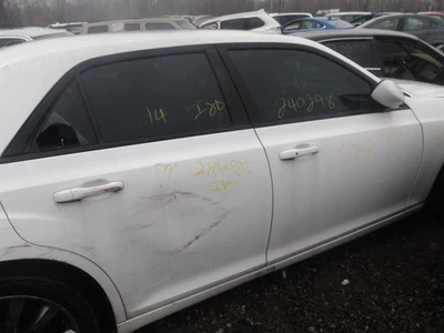 Windshield Wiper Motor Fits 11-23 300 1542773 - Image 1 of 4